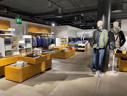 picture of BAYARD CO LTD MEN AIRPORT