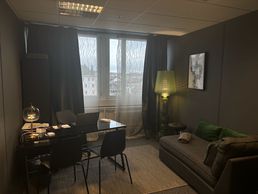 picture of LHK Thérapies Klay - Reflexologie Auriculaire Laser et Hypnose - Arrêt du Tabac