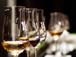 picture of Restaurant St Georges Le Capucin : Espace de réception pour cérémonies funèbres