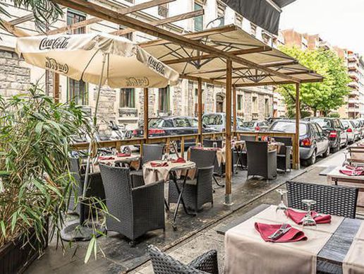 picture of Aquarium Bar Café