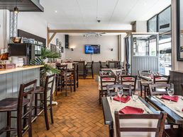 picture of Aquarium Bar Café