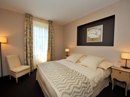 picture of Hostellerie Le Petit Manoir SA