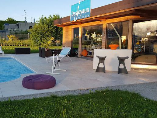 picture of Piscines Desjoyaux Vaud